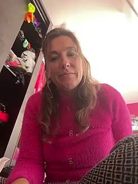 Snapshot of Lwhite1 chatting on September 18, 2025, 3:48 pm Lwhite1 online show from September 18, 2025, 3:48 pm