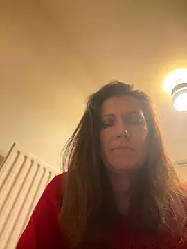 Snapshot of Lwhite1 chatting on November 27, 2025, 4:40 pm Lwhite1 online show from November 27, 2025, 4:40 pm