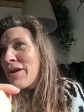 Snapshot of Lwhite1 chatting on March 21, 2025, 3:57 pm Lwhite1 online show from March 21, 2025, 3:57 pm