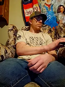 Snapshot of REDHAMMER_ chatting on March 5, 2025, 12:16 am REDHAMMER online show from March 5, 2025, 12:16 am