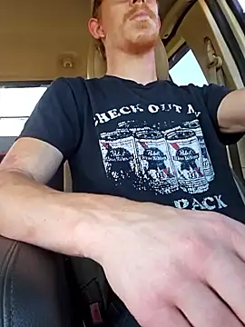 Snapshot of REDHAMMER_ chatting on October 16, 2025, 8:06 pm REDHAMMER online show from October 16, 2025, 8:06 pm