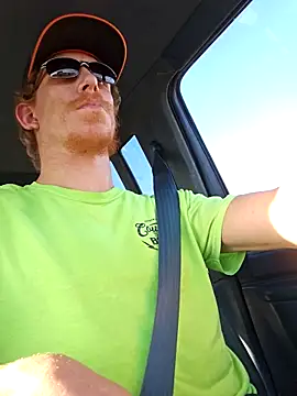 Snapshot of REDHAMMER_ chatting on January 5, 2026, 9:18 pm REDHAMMER online show from January 5, 2026, 9:18 pm