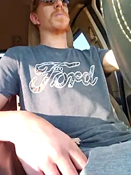 Snapshot of REDHAMMER_ chatting on November 12, 2025, 9:18 pm REDHAMMER online show from November 12, 2025, 9:18 pm