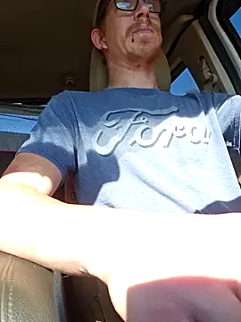 Snapshot of REDHAMMER_ chatting on November 6, 2025, 6:23 pm REDHAMMER online show from November 6, 2025, 6:23 pm