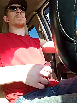 Snapshot of REDHAMMER_ chatting on September 25, 2025, 8:37 pm REDHAMMER online show from September 25, 2025, 8:37 pm