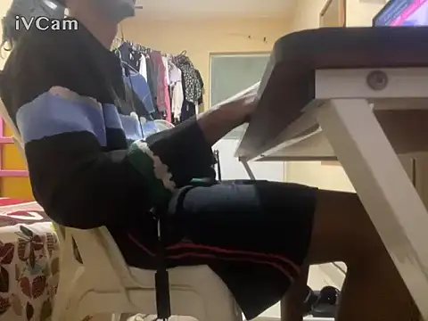 Snapshot of KronoZZZ chatting on October 26, 2025, 5:30 am KronoZZZ online show from October 26, 2025, 5:30 am