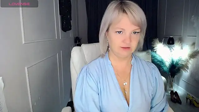 Snapshot of Juarnea chatting on April 8, 2026, 12:01 am Juarnea online show from April 8, 2026, 12:01 am