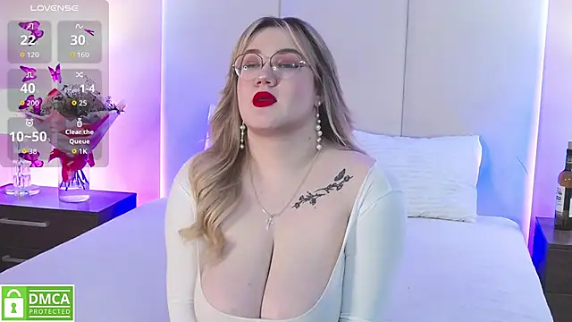 Snapshot of Nancy_Mooree chatting on November 18, 2025, 1:03 pm Nancy Mooree online show from November 18, 2025, 1:03 pm