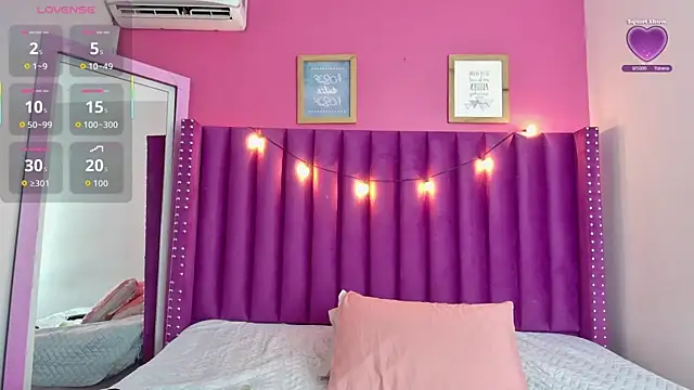 Snapshot of littleebonny chatting on November 9, 2025, 1:04 pm littleebonny online show from November 9, 2025, 1:04 pm