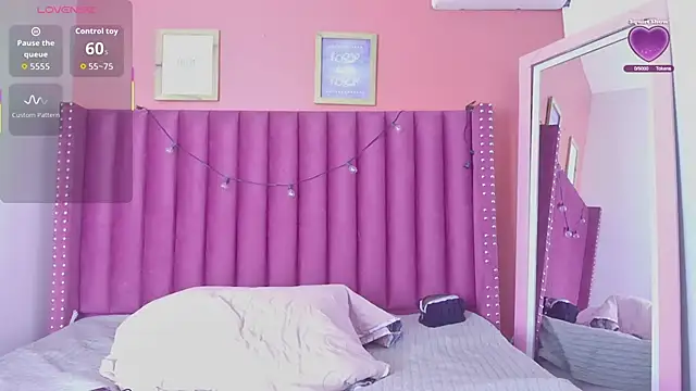 Snapshot of littleebonny chatting on December 1, 2025, 12:39 pm littleebonny online show from December 1, 2025, 12:39 pm