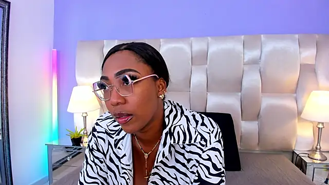 dirtyvictoria online show from October 18, 2025, 8:00 pm