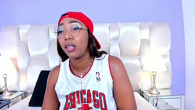 dirtyvictoria online show from November 1, 2025, 1:05 pm