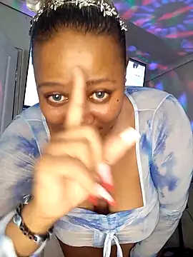 Snapshot of CocoBootyyy chatting on November 26, 2025, 5:07 am CocoBootyyy online show from November 26, 2025, 5:07 am