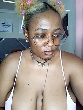 Snapshot of CocoBootyyy chatting on October 2, 2025, 4:16 am CocoBootyyy online show from October 2, 2025, 4:16 am