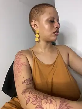 Snapshot of Charlotee_ chatting on September 25, 2025, 6:08 am Charlotee  online show from September 25, 2025, 6:08 am