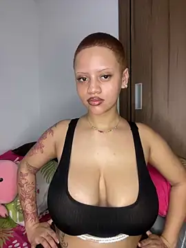 Snapshot of Charlotee_ chatting on October 16, 2025, 9:17 am Charlotee  online show from October 16, 2025, 9:17 am