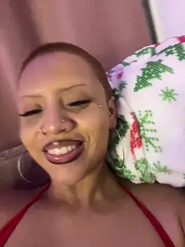 Snapshot of Charlotee_ chatting on January 21, 2025, 6:33 am Charlotee  online show from January 21, 2025, 6:33 am