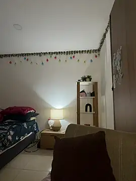 Snapshot of Charlotee_ chatting on May 19, 2026, 9:05 am Charlotee online show from May 19, 2026, 9:05 am