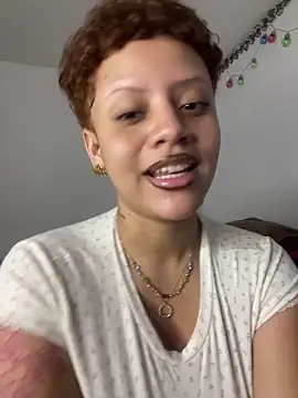 Snapshot of Charlotee_ chatting on April 18, 2026, 10:39 am Charlotee online show from April 18, 2026, 10:39 am