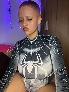 Charlotee  online show from November 1, 2025, 6:19 am