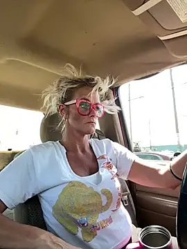 Snapshot of vixendoll87 chatting on March 26, 2026, 5:44 pm vixendoll87 online show from March 26, 2026, 5:44 pm