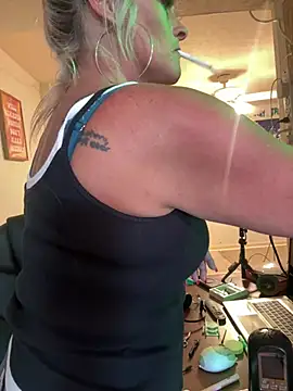 Snapshot of vixendoll87 chatting on March 13, 2026, 8:14 pm vixendoll87 online show from March 13, 2026, 8:14 pm