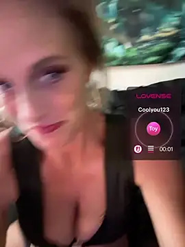 Snapshot of vixendoll87 chatting on July 8, 2026, 1:41 am vixendoll87 online show from July 8, 2026, 1:41 am
