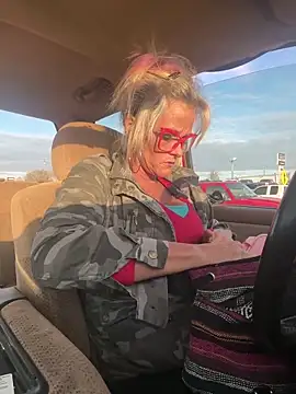 Snapshot of vixendoll87 chatting on March 18, 2026, 11:05 pm vixendoll87 online show from March 18, 2026, 11:05 pm