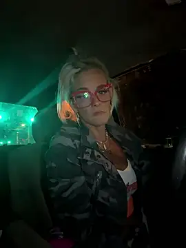 Snapshot of vixendoll87 chatting on January 13, 2026, 1:42 am vixendoll87 online show from January 13, 2026, 1:42 am