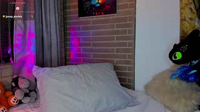 Snapshot of liam_oficial02 chatting on February 14, 2026, 2:56 am liam oficial02 online show from February 14, 2026, 2:56 am