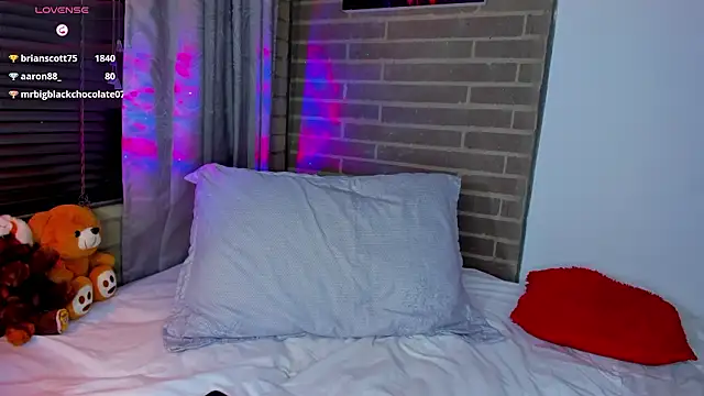 Snapshot of liam_oficial02 chatting on February 12, 2026, 2:11 am liam oficial02 online show from February 12, 2026, 2:11 am