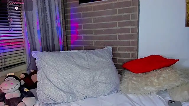 Snapshot of liam_oficial02 chatting on February 7, 2026, 2:19 am liam oficial02 online show from February 7, 2026, 2:19 am