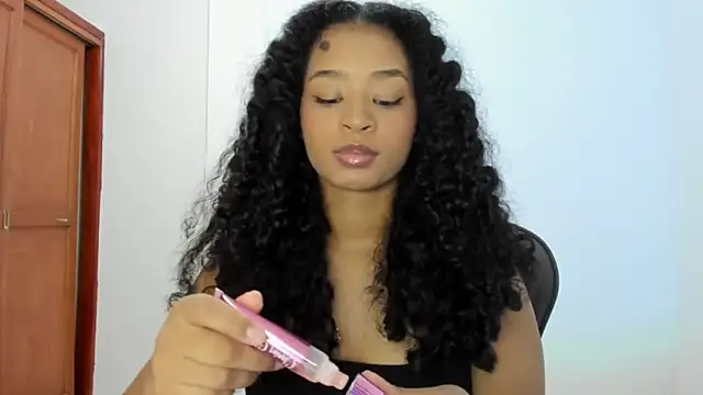 Snapshot of avellanatammy chatting on October 11, 2025, 8:43 pm avellanatammy online show from October 11, 2025, 8:43 pm