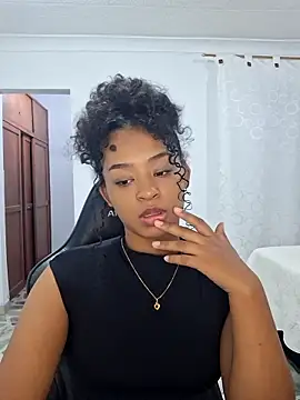 avellanatammy online show from April 24, 2026, 12:56 am