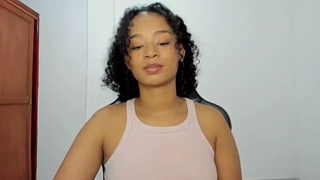 Snapshot of avellanatammy chatting on December 16, 2025, 11:31 pm avellanatammy online show from December 16, 2025, 11:31 pm