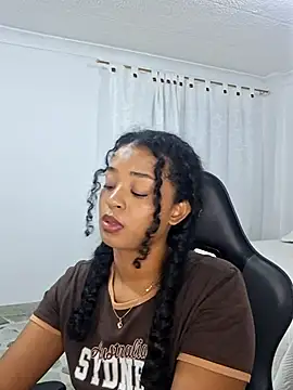 Snapshot of avellanatammy chatting on April 27, 2026, 11:47 pm avellanatammy online show from April 27, 2026, 11:47 pm