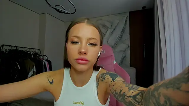 Snapshot of Patricia_bloom chatting on May 26, 2026, 2:53 am Patricia bloom online show from May 26, 2026, 2:53 am