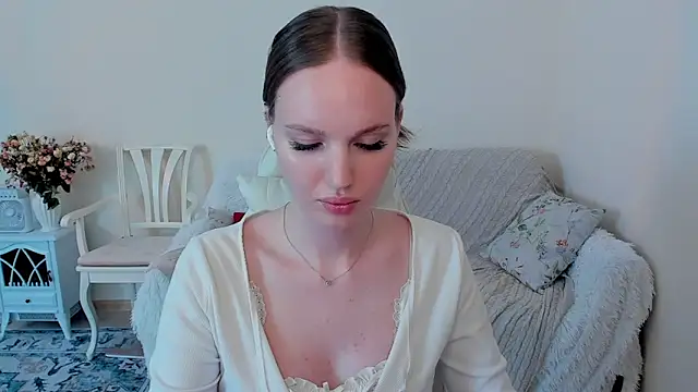 Snapshot of MishkaMe chatting on June 19, 2026, 3:29 pm MishkaMe online show from June 19, 2026, 3:29 pm