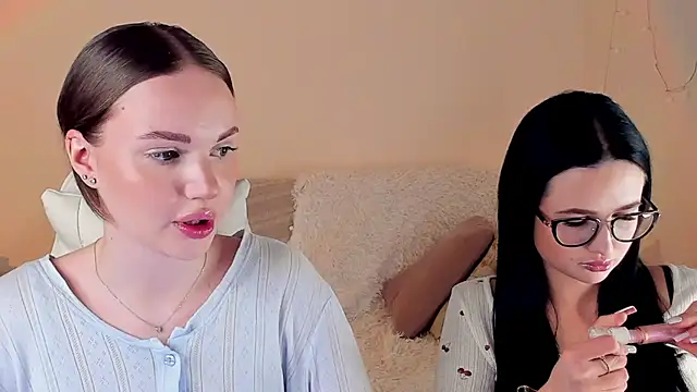 Snapshot of MishkaMe chatting on January 14, 2026, 2:53 pm MishkaMe online show from January 14, 2026, 2:53 pm