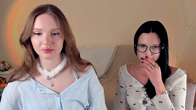 Snapshot of MishkaMe chatting on January 5, 2026, 6:44 pm MishkaMe online show from January 5, 2026, 6:44 pm