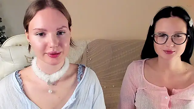 Snapshot of MishkaMe chatting on December 22, 2025, 10:48 am MishkaMe online show from December 22, 2025, 10:48 am