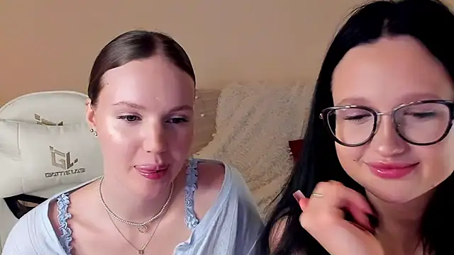 Snapshot of MishkaMe chatting on January 9, 2026, 1:07 pm MishkaMe online show from January 9, 2026, 1:07 pm