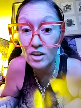 Snapshot of TheDime chatting on March 5, 2026, 2:13 pm TheDime online show from March 5, 2026, 2:13 pm