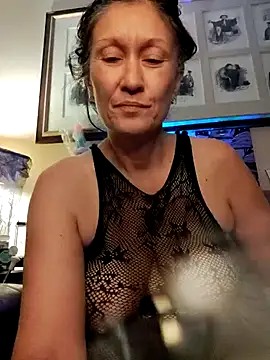 Snapshot of TheDime chatting on March 4, 2026, 7:49 am TheDime online show from March 4, 2026, 7:49 am