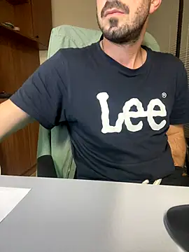 giorgakaci69 online show from October 9, 2025, 3:23 pm