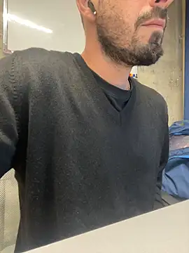 giorgakaci69 online show from September 22, 2025, 1:17 pm