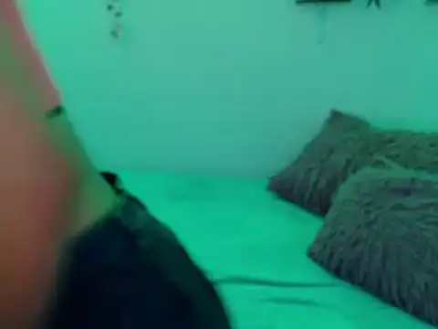 Snapshot of kyomy_222 chatting on December 17, 2025, 10:15 pm kyomy 222 online show from December 17, 2025, 10:15 pm