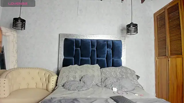 Snapshot of Taiissa_ chatting on January 7, 2026, 9:53 pm Taiissa online show from January 7, 2026, 9:53 pm