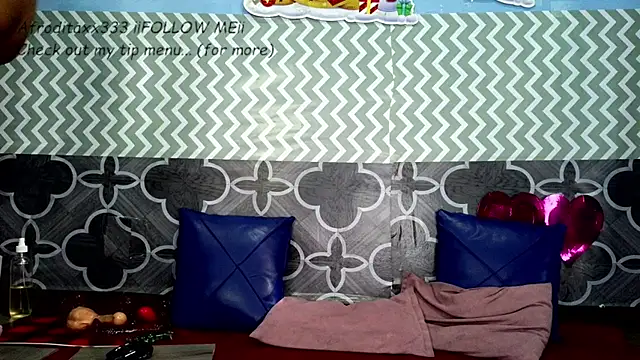 Snapshot of AfroditaXX333 chatting on December 18, 2025, 1:04 pm AfroditaXX333 online show from December 18, 2025, 1:04 pm