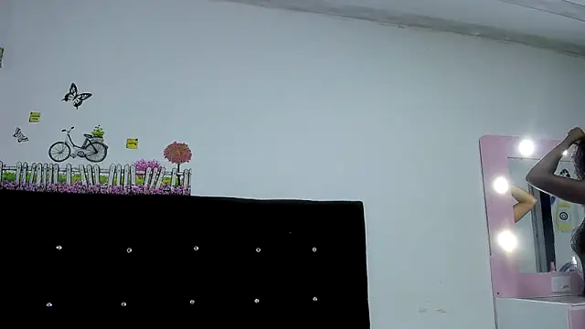 Snapshot of LariissaWilson chatting on September 12, 2025, 5:29 am LariissaWilson online show from September 12, 2025, 5:29 am